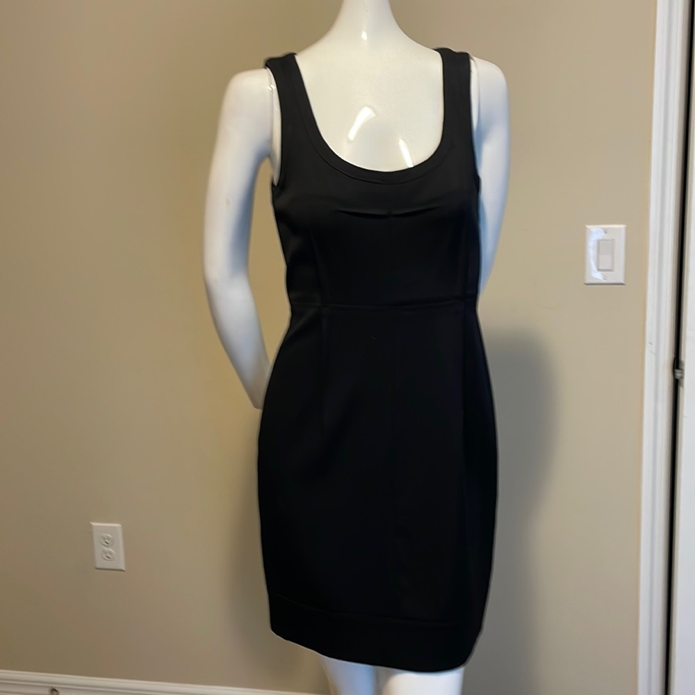 Theory Virgin Wool Deep Scoop Neck Bodycon LBD Dress Gold Zipper Size 6 NWOT
